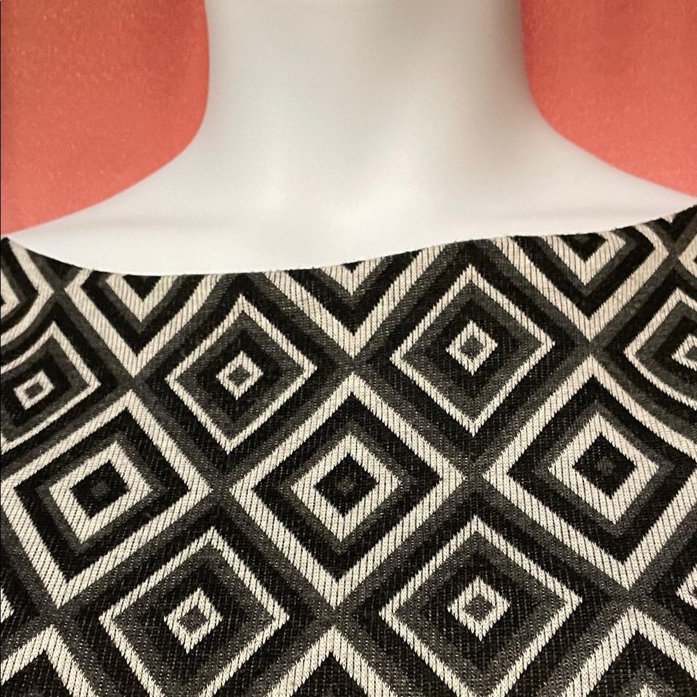 Jessica Howard Black, White & Gray Geometric Midi Dress - Picture 4 of 7